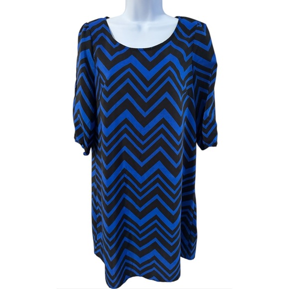 Iz Byer Tops - IZ Byer Chevron‎ Print Tunic - Blue Black Casual Career - Size M